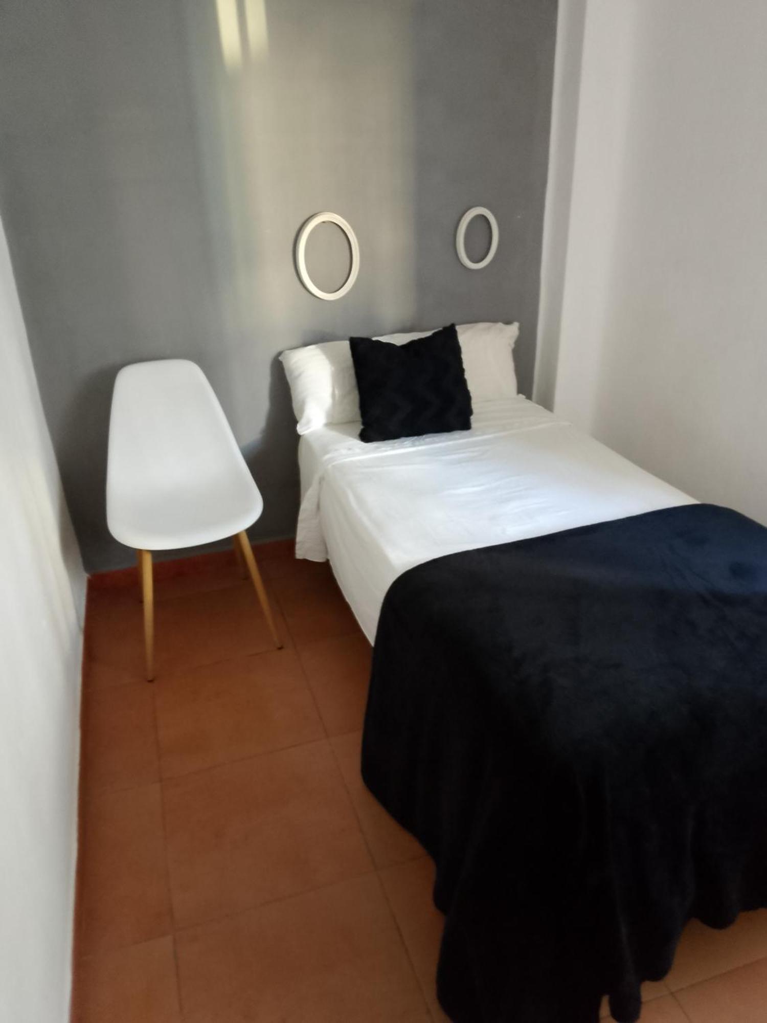 Santa Justa Apartment Seville Room photo